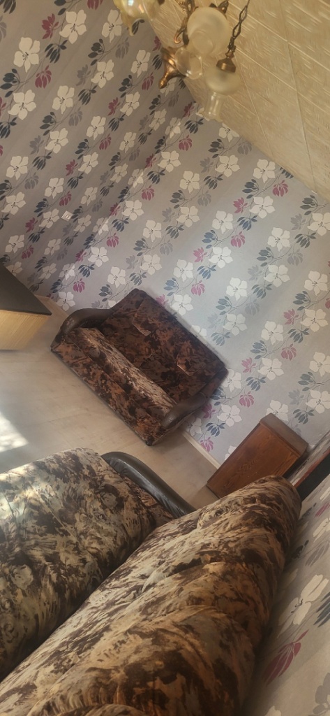 Сдам 2-ух комнатную квартиру,по договору,на длительный срок.