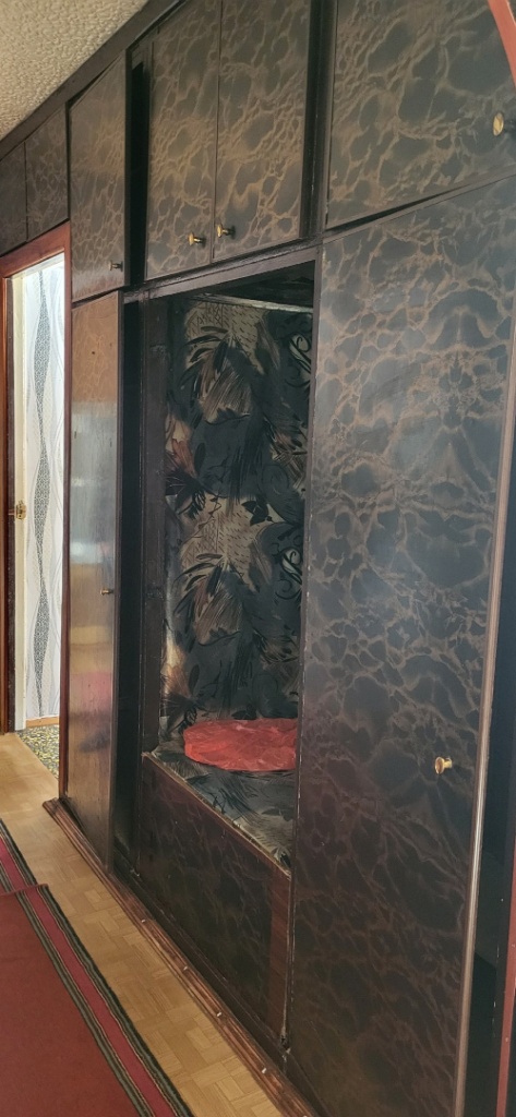 Сдам 2-ух комнатную квартиру,по договору,на длительный срок.