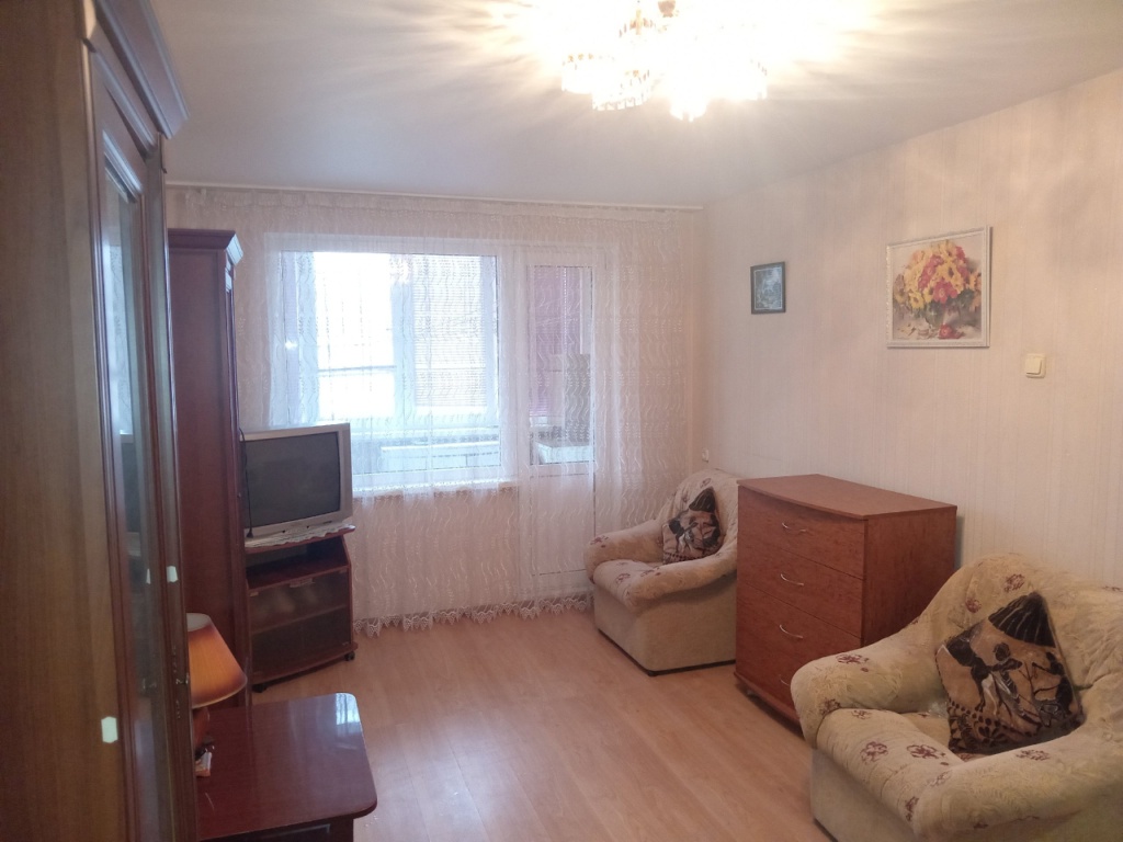 Сдам 2 комнатную квартиру на длительный срок