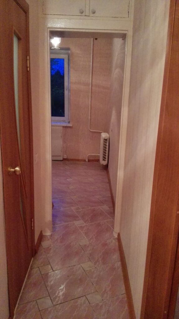 Продаётся однакомнатная квартира малосемейного типа.